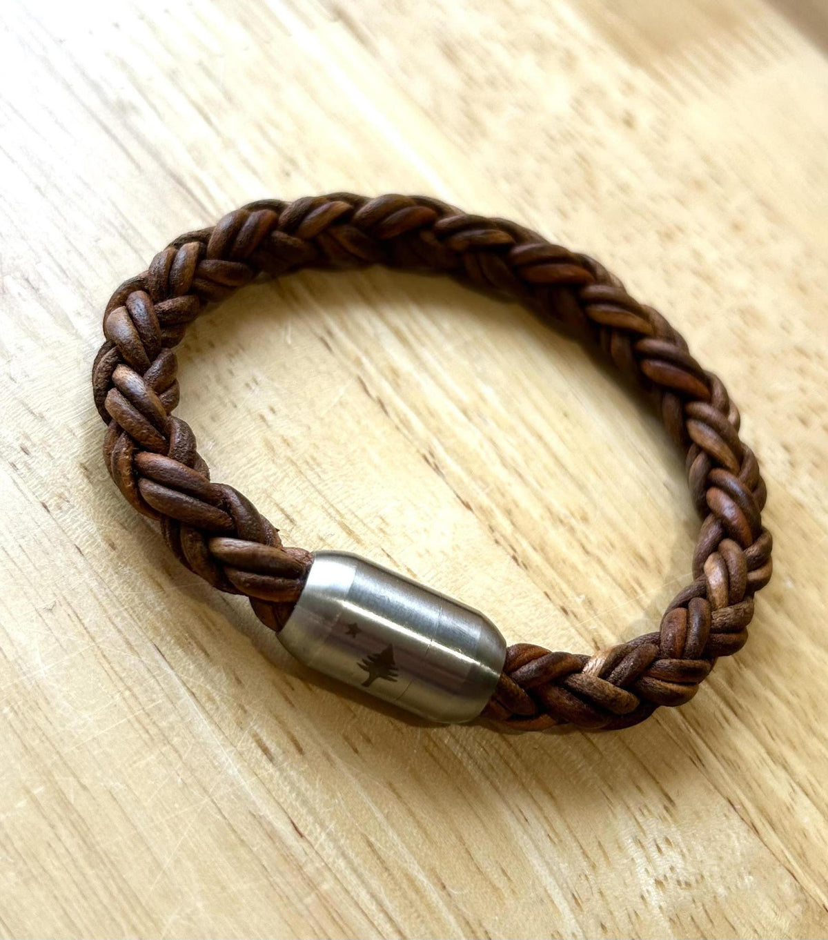 1901 Flag Engraved Leather Bracelet @lovemooyoung