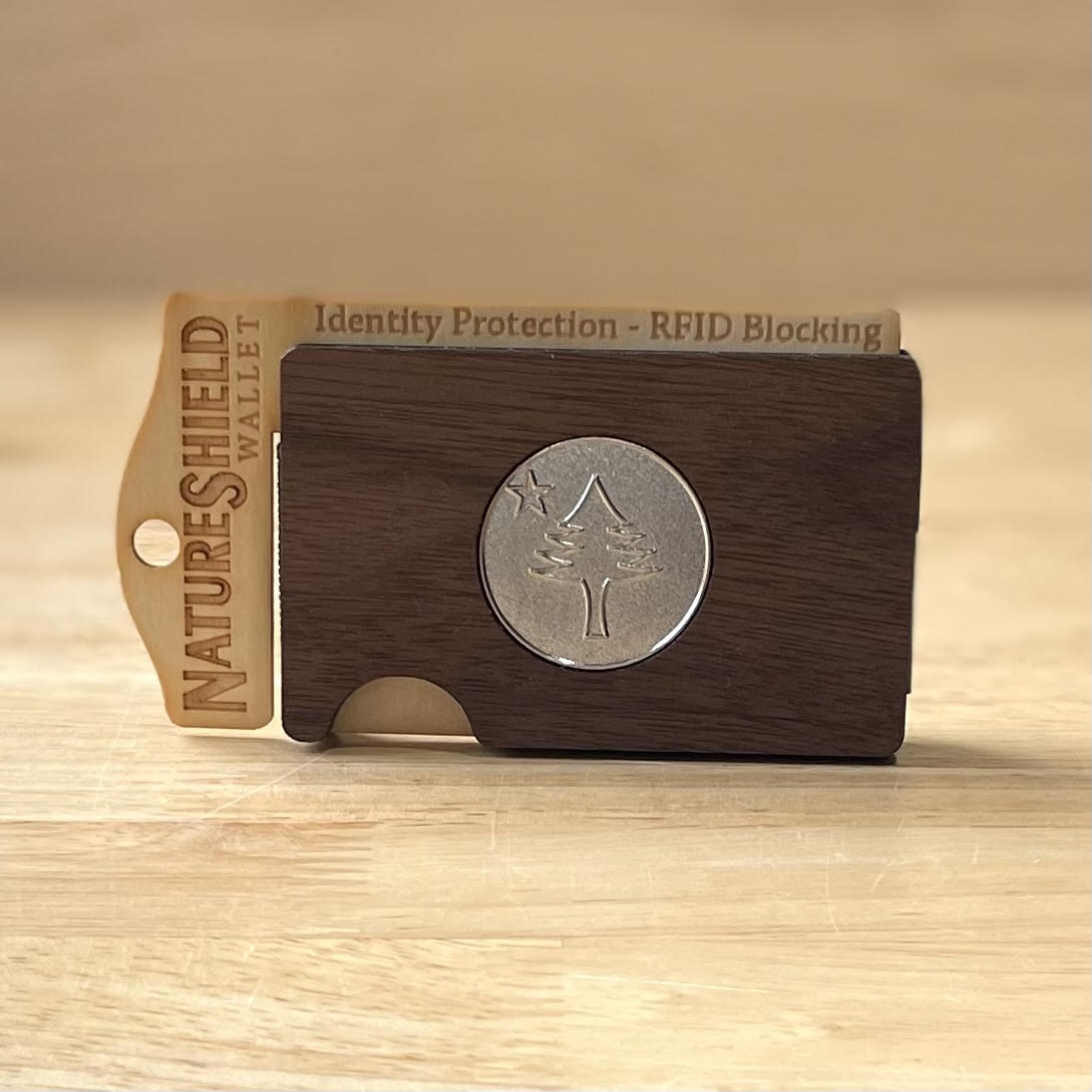 Wooden Wallet @madeandassembled
