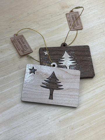 1901 Wooden Flag Ornament